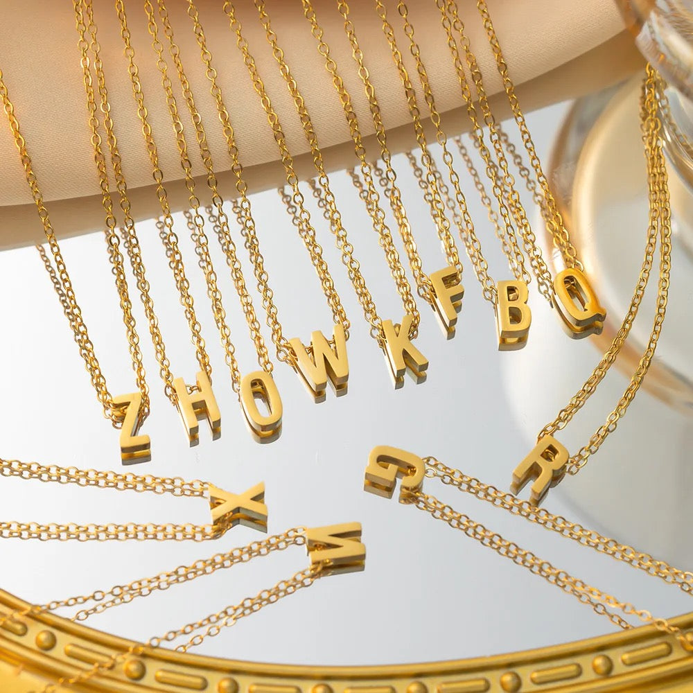 INITIAL NECKLACE