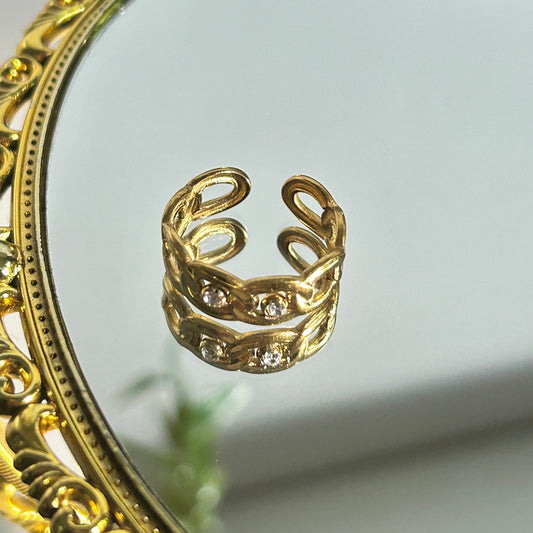 TWISTED RING