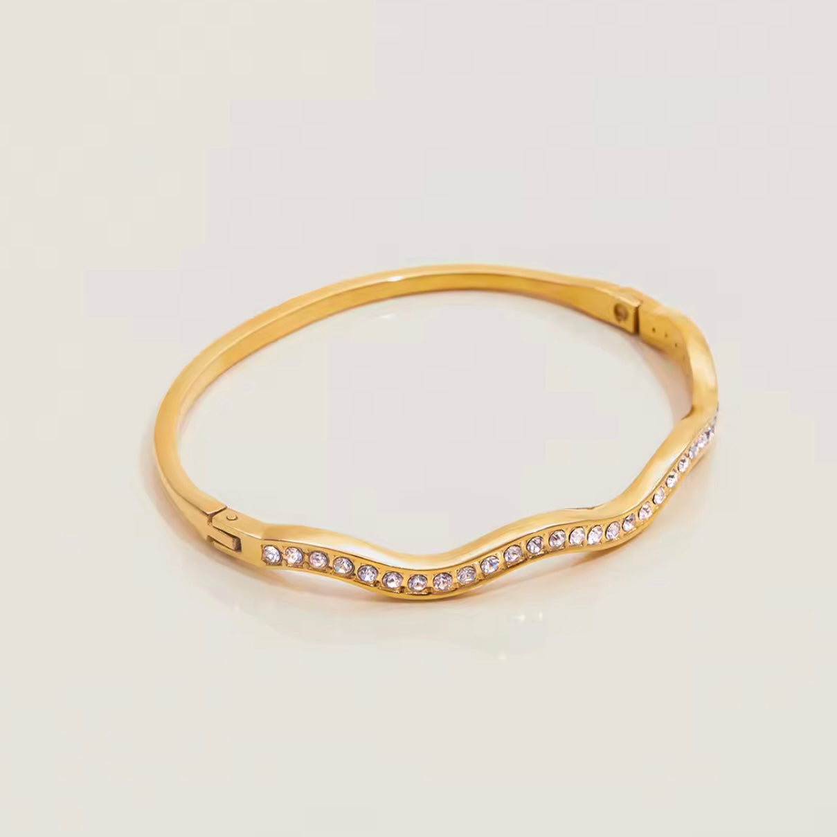 SWAY BANGLE BRACELET