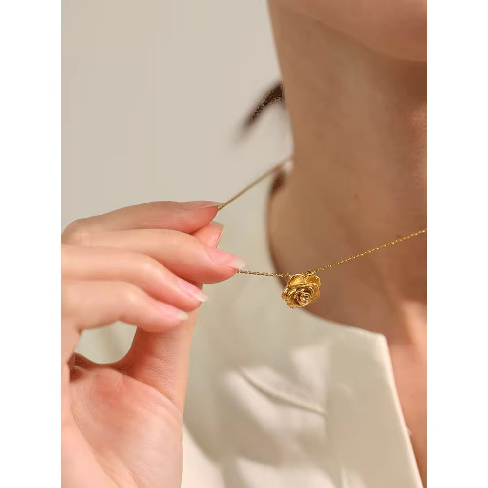 ROSIE NECKLACE