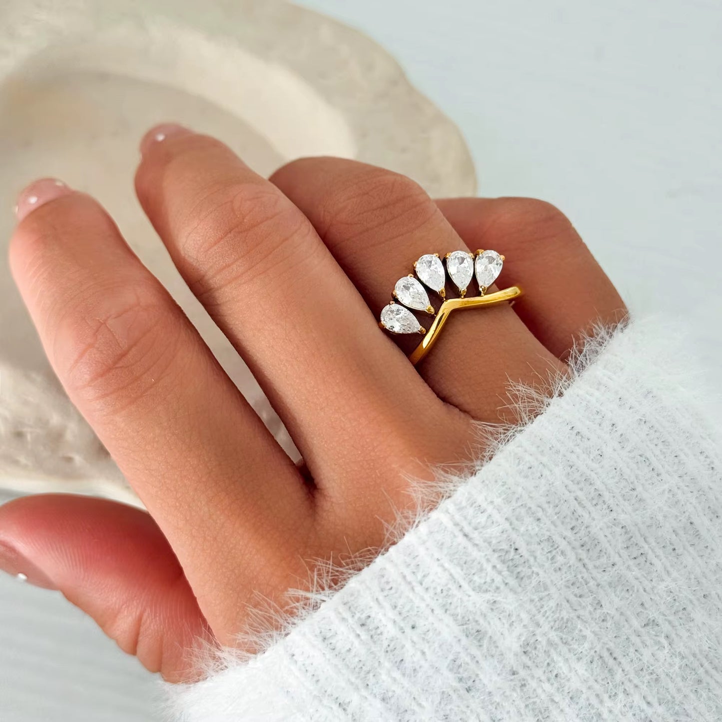 NIVRA RING