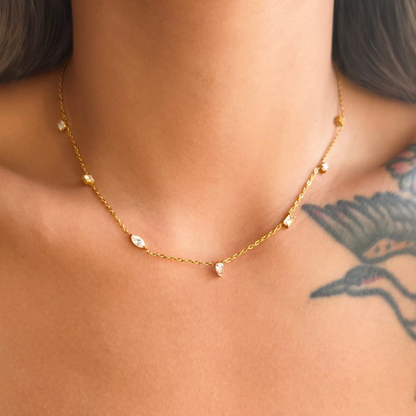 DAZZLE NECKLACE