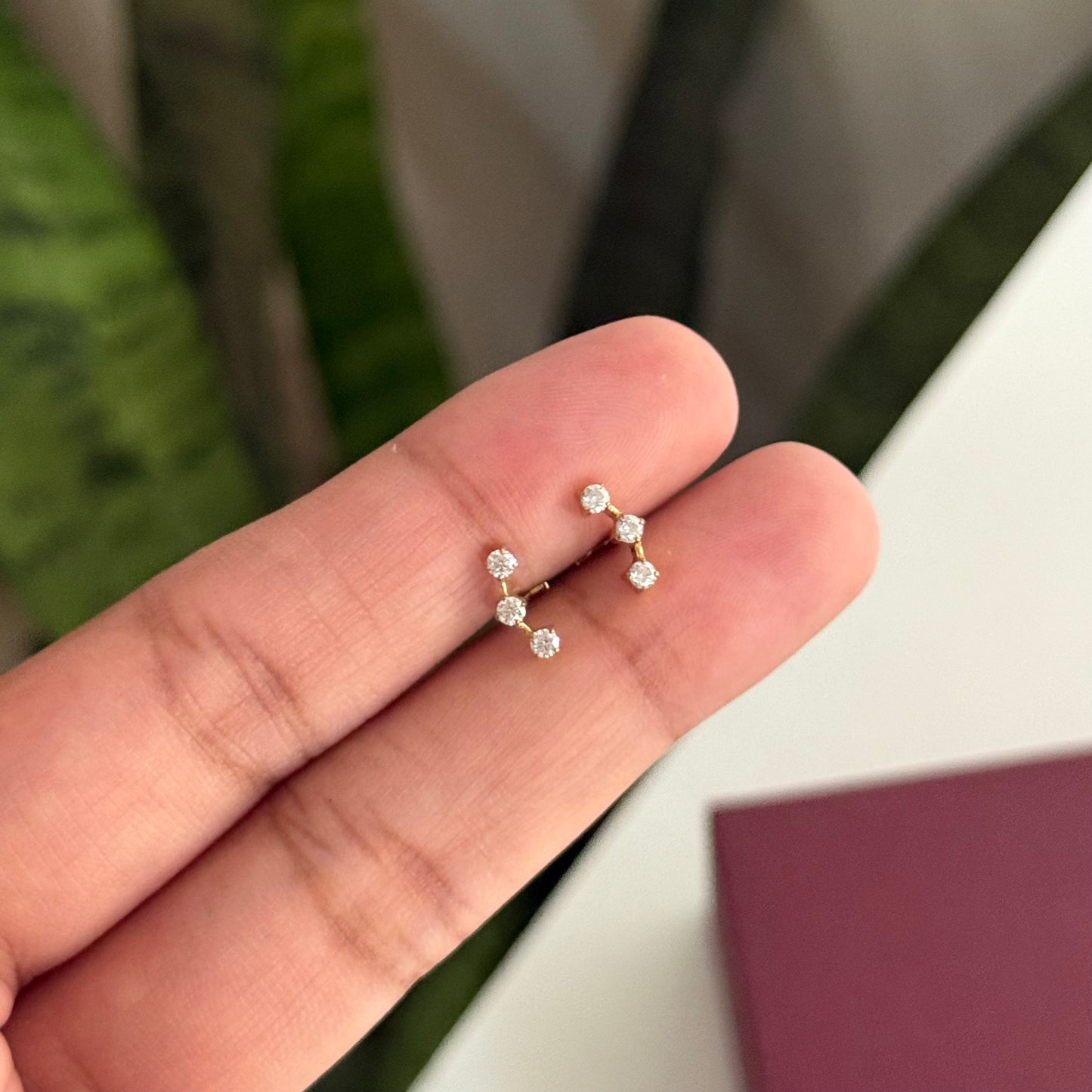 REY STUDS (PAIR)