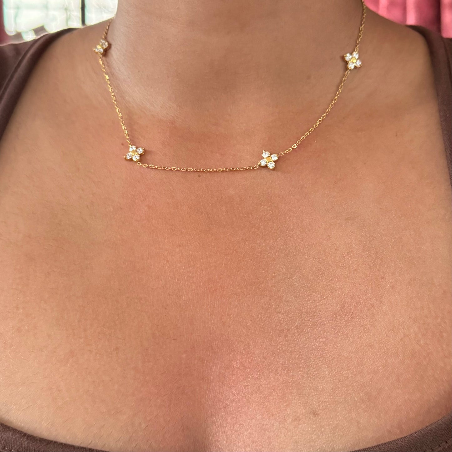 PETAL NECKLACE