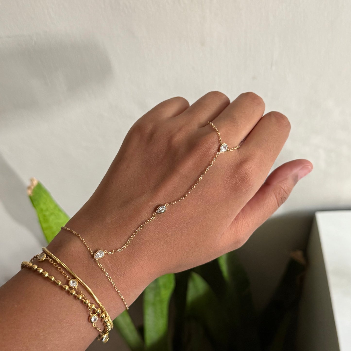 LUSTRA HANDCHAIN