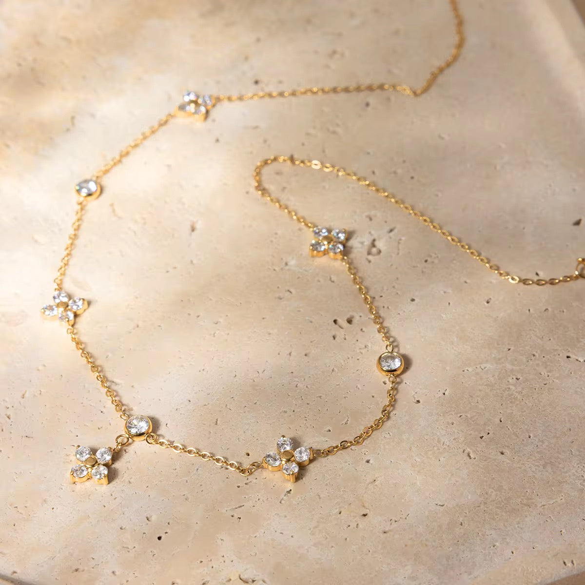 EITH NECKLACE