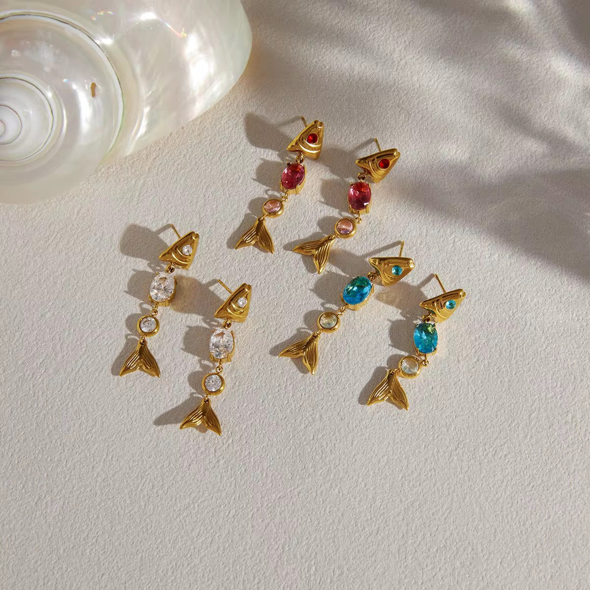 NEMO EARRINGS ( WHITE)