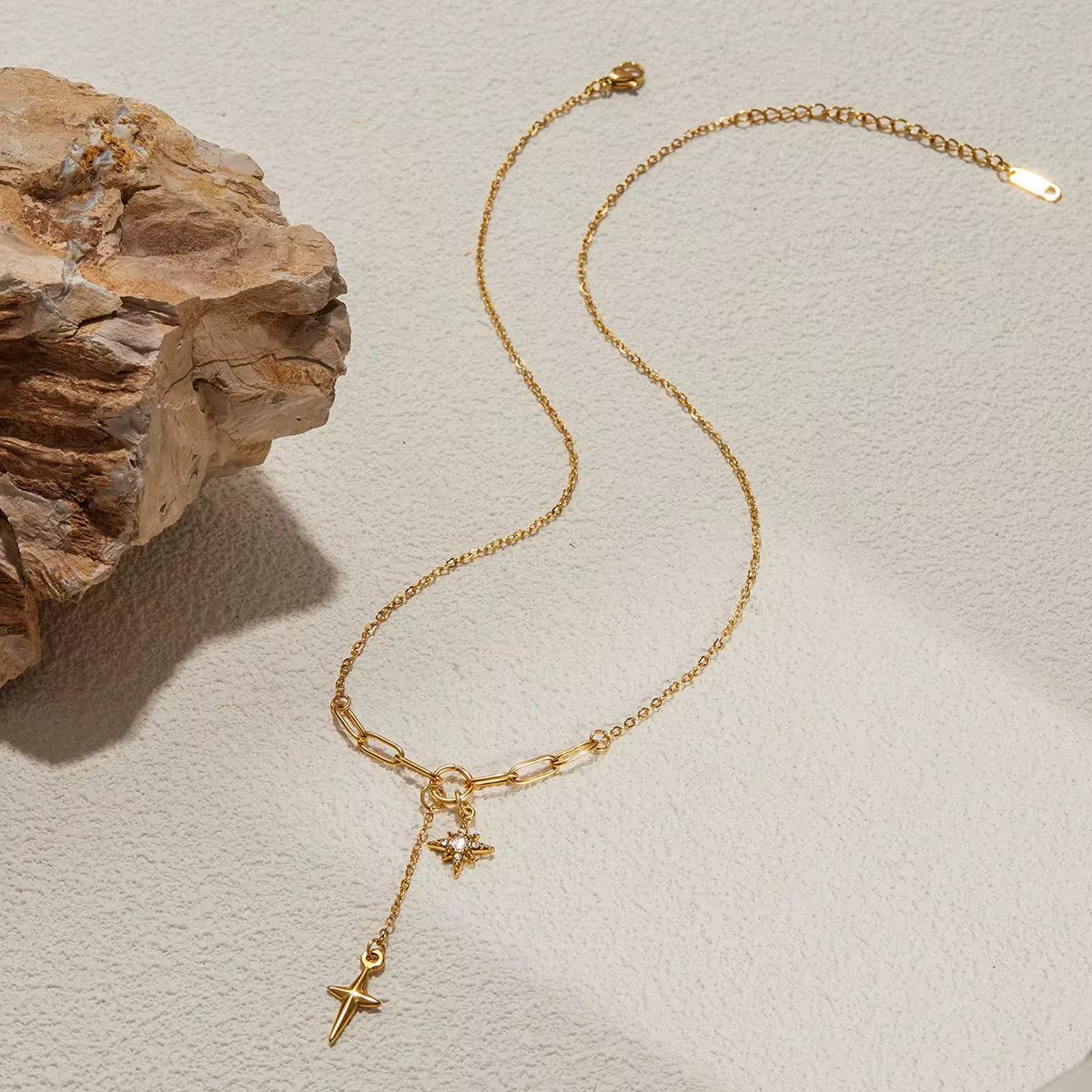 GOLDLINE NECKLACE