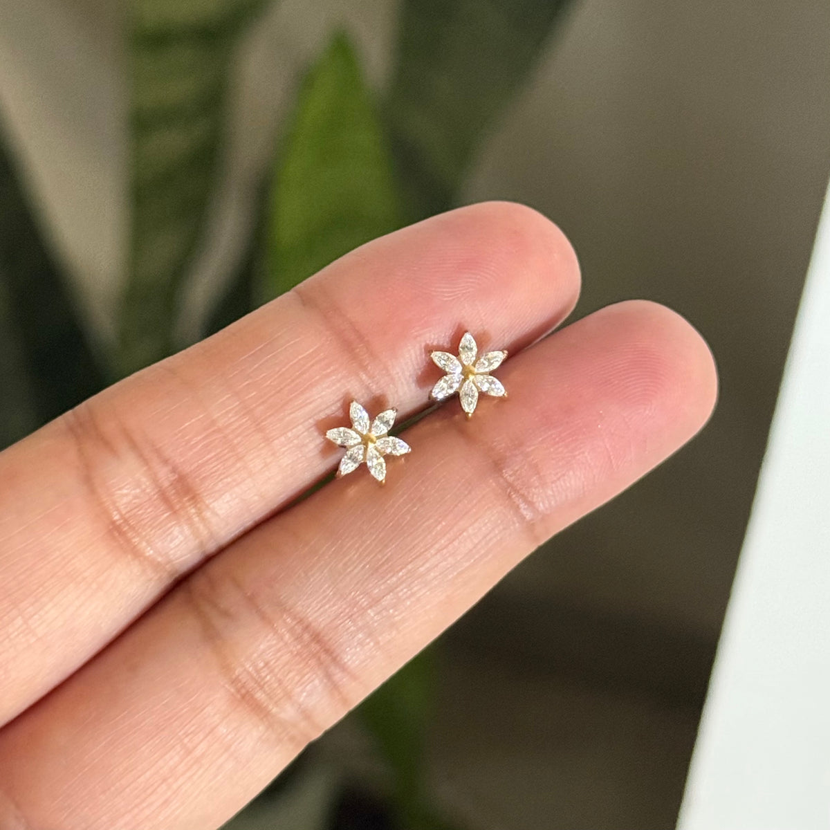 ELODIE STUDS