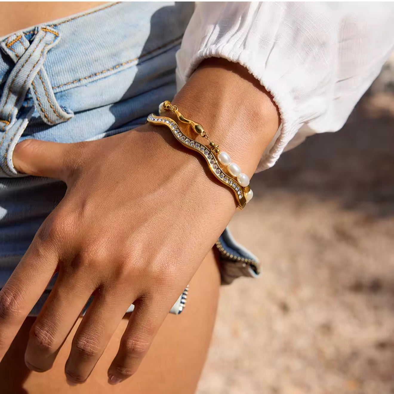SWAY BANGLE BRACELET