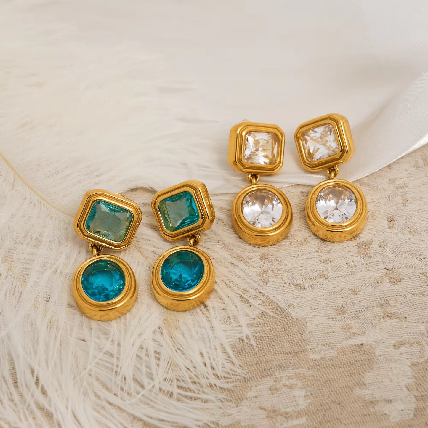 CHLOE EARRINGS ( WHITE)
