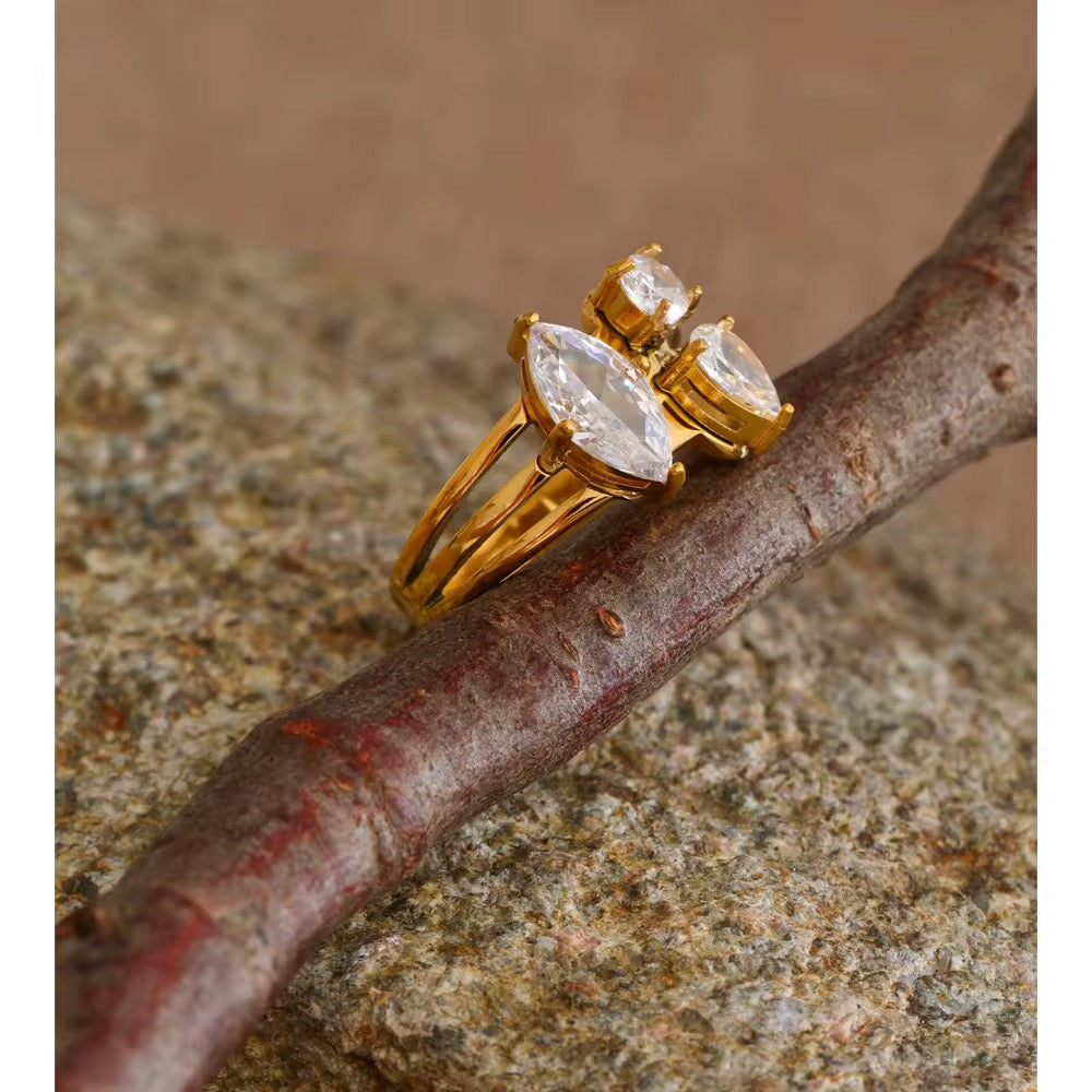 ALEXIS RING