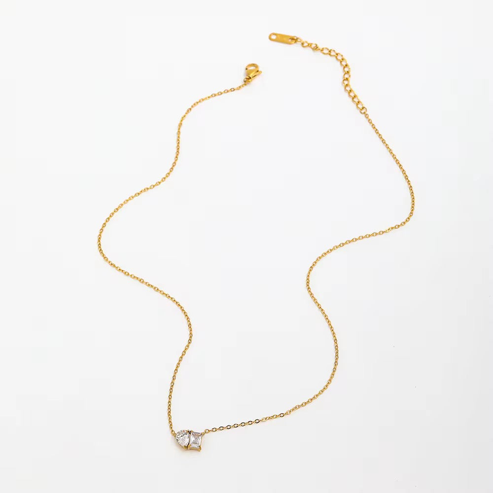 ALARA NECKLACE