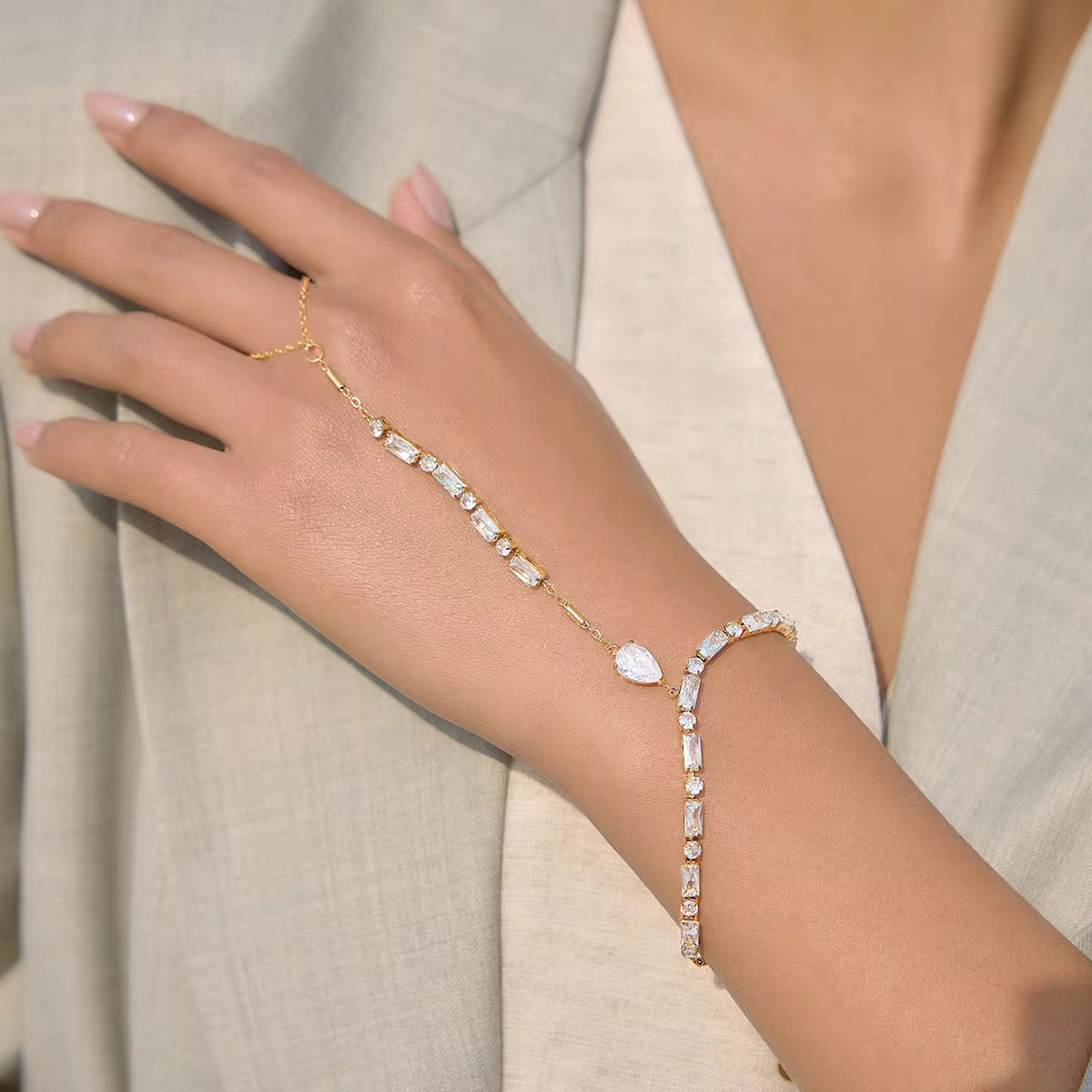 SELINA HANDCHAIN
