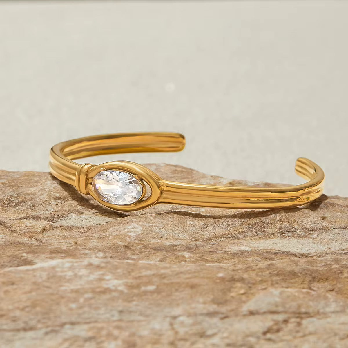 ELURE CUFF BRACELET
