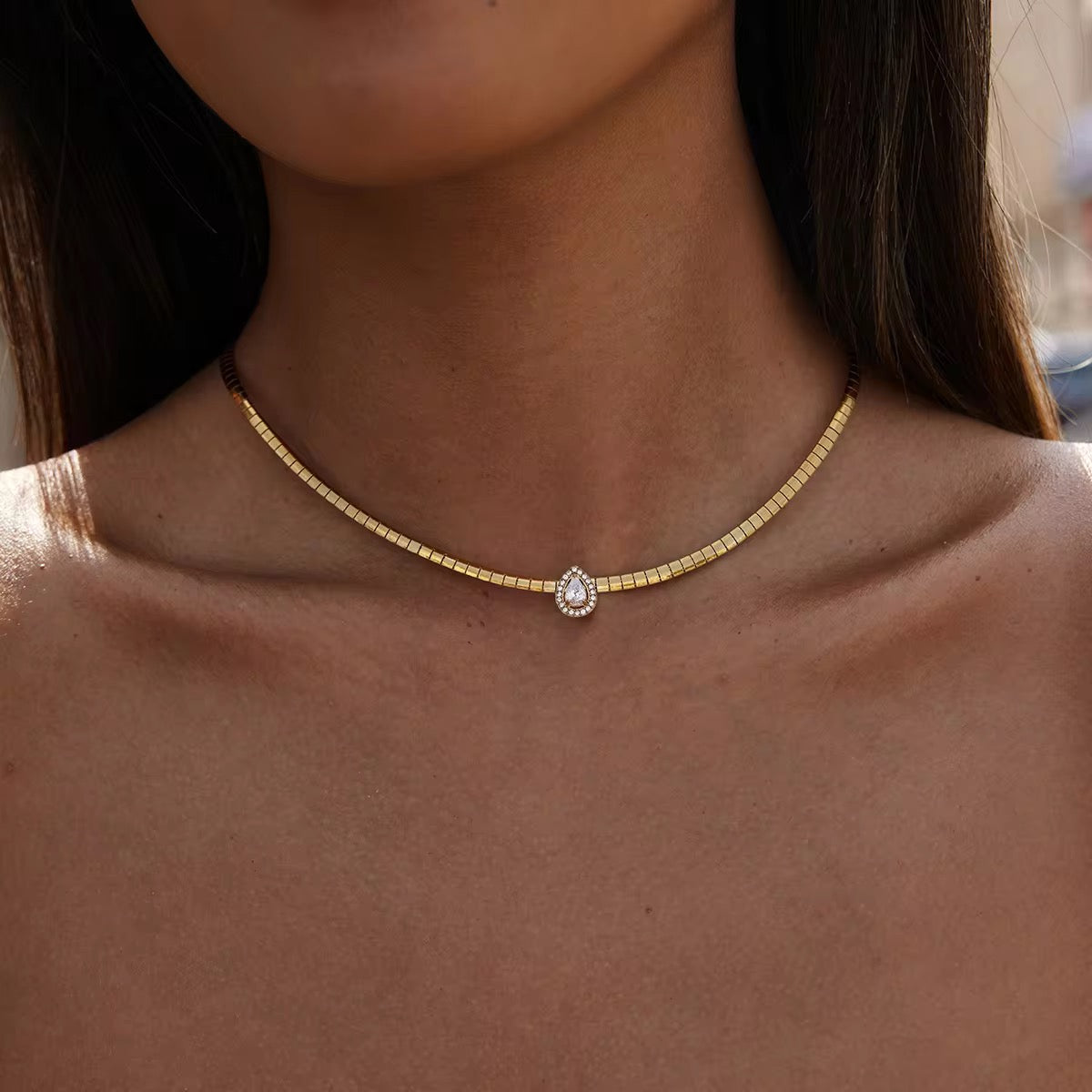 ALURE NECKLACE