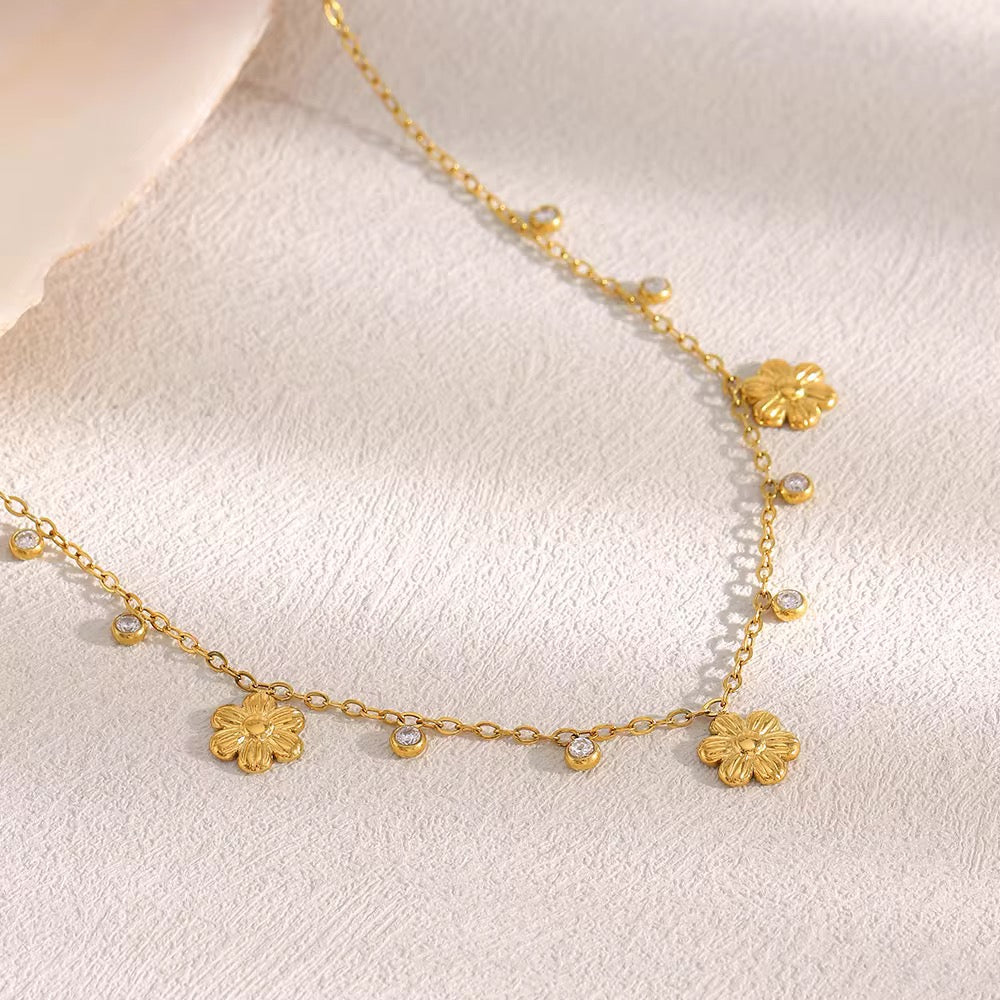 EMMA NECKLACE