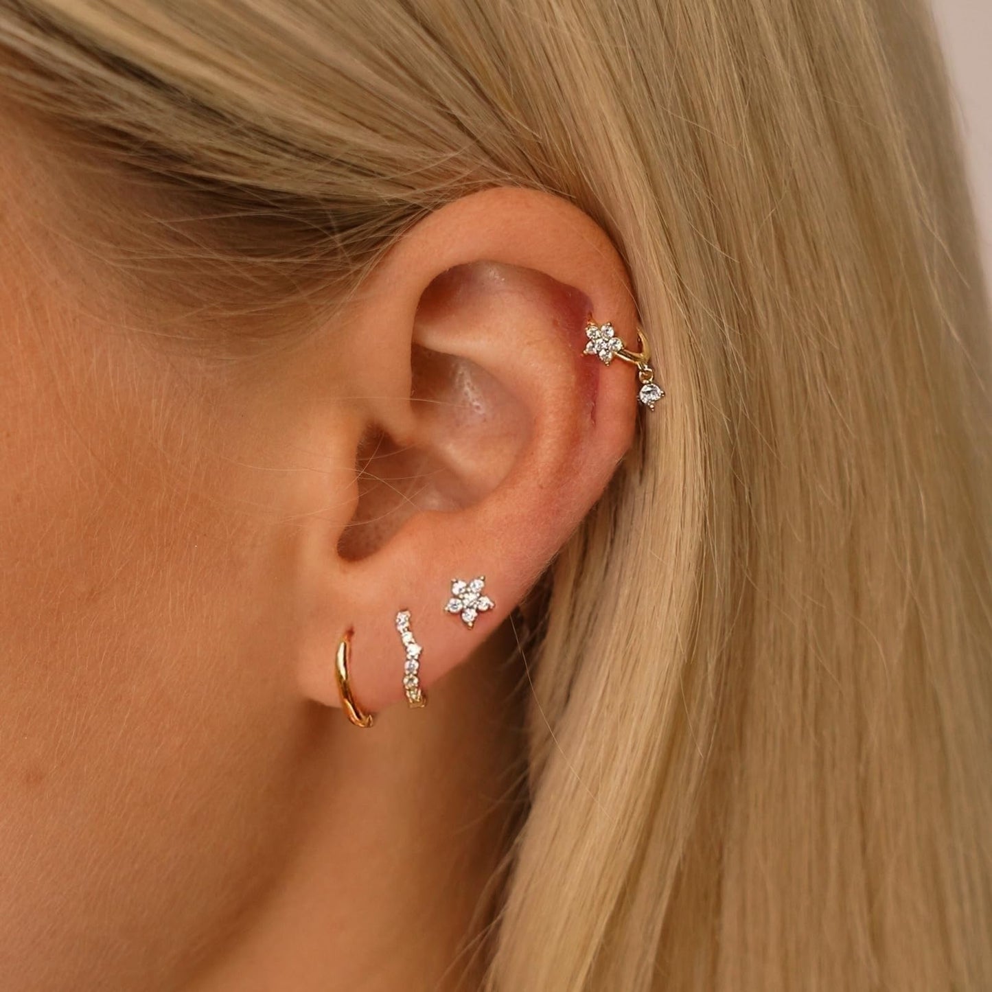 BLOOMY EARRINGS (SET OF 4 PAIRS)