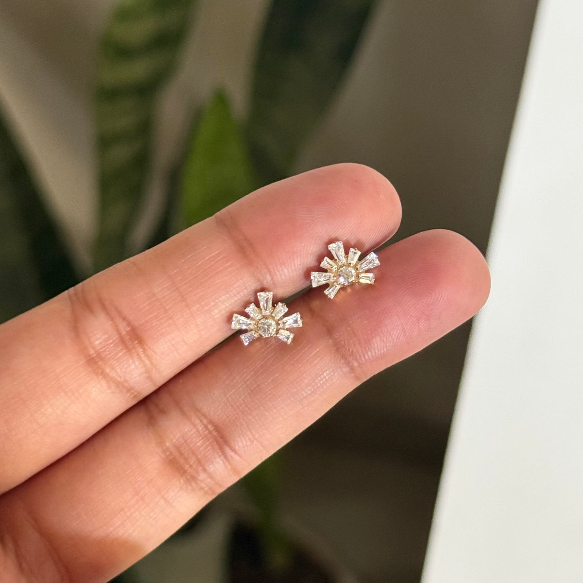 ELORA STUDS
