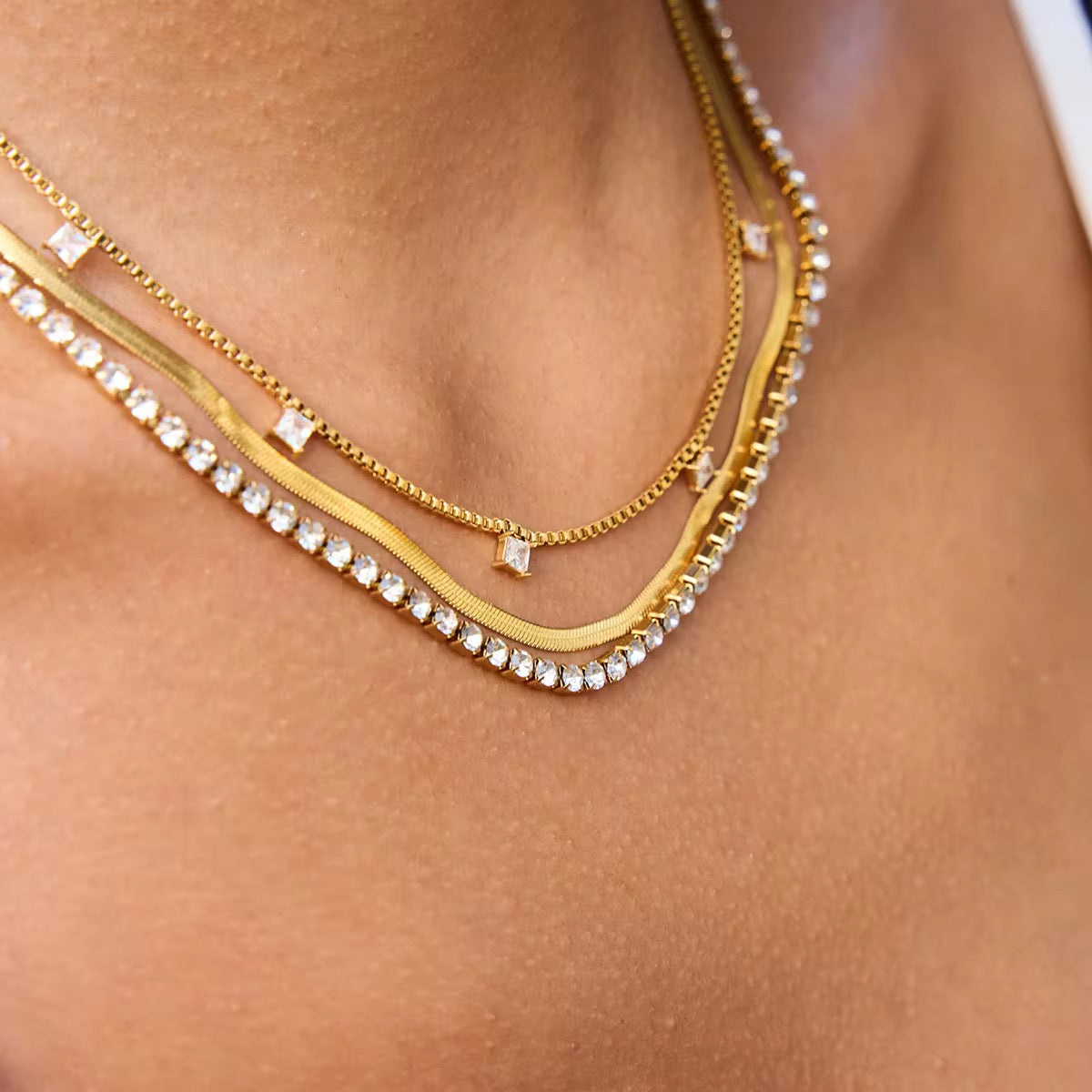 ARIS NECKLACE