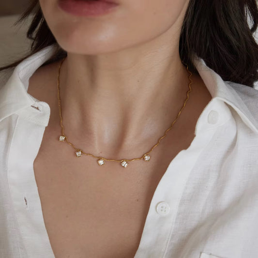 PETITE NECKLACE