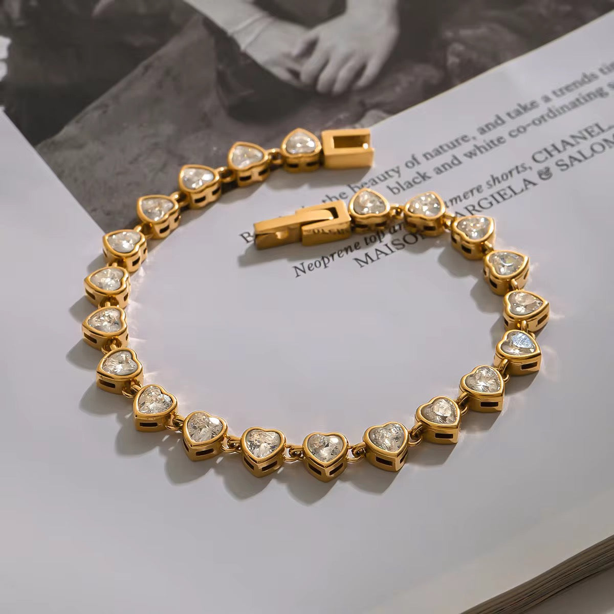 DAZZLE HEART BRACELET