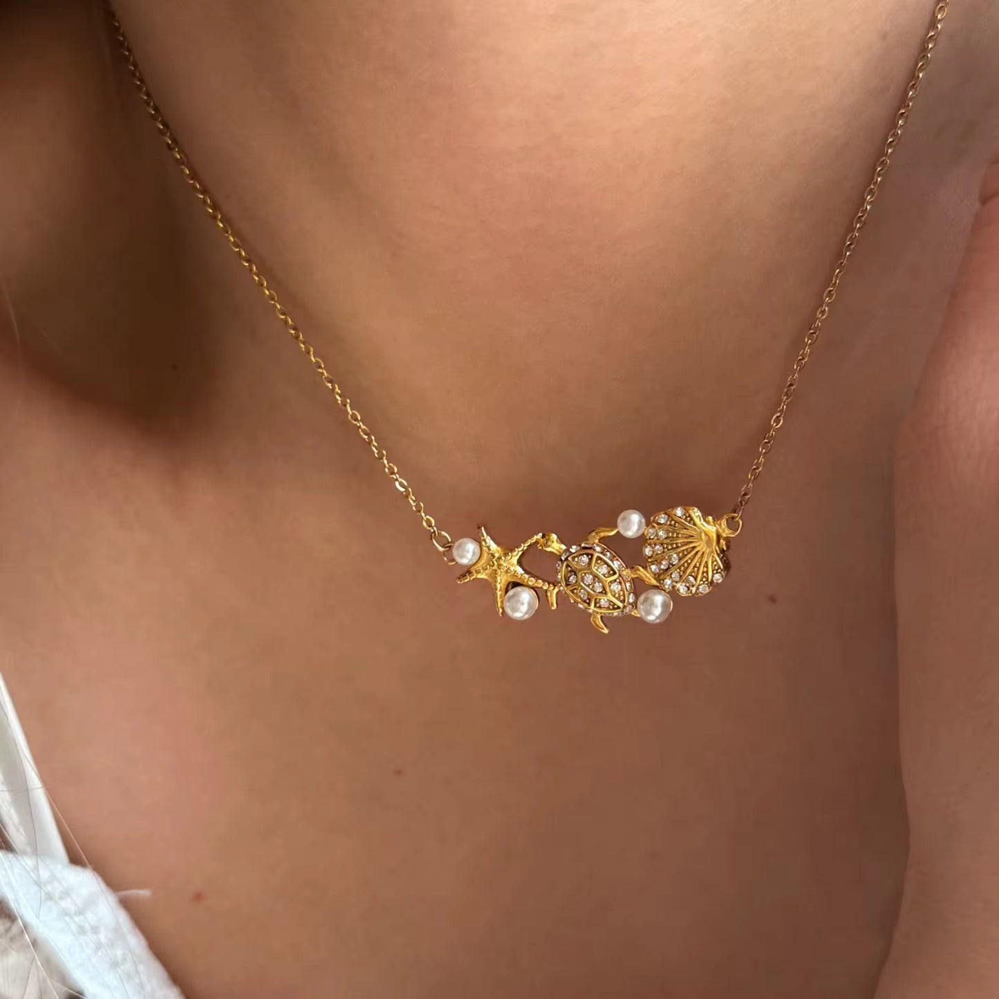 SEABLOOM NECKLACE