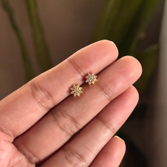 MIRA FLATBACK STUDS (PAIR)