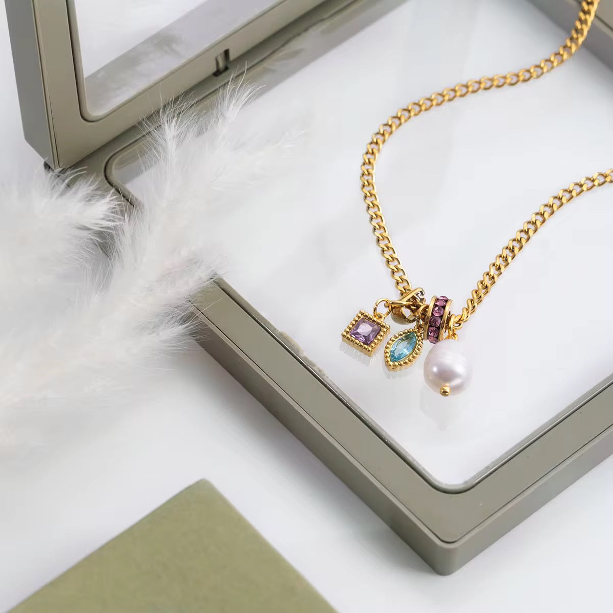 ANASTASIA NECKLACE