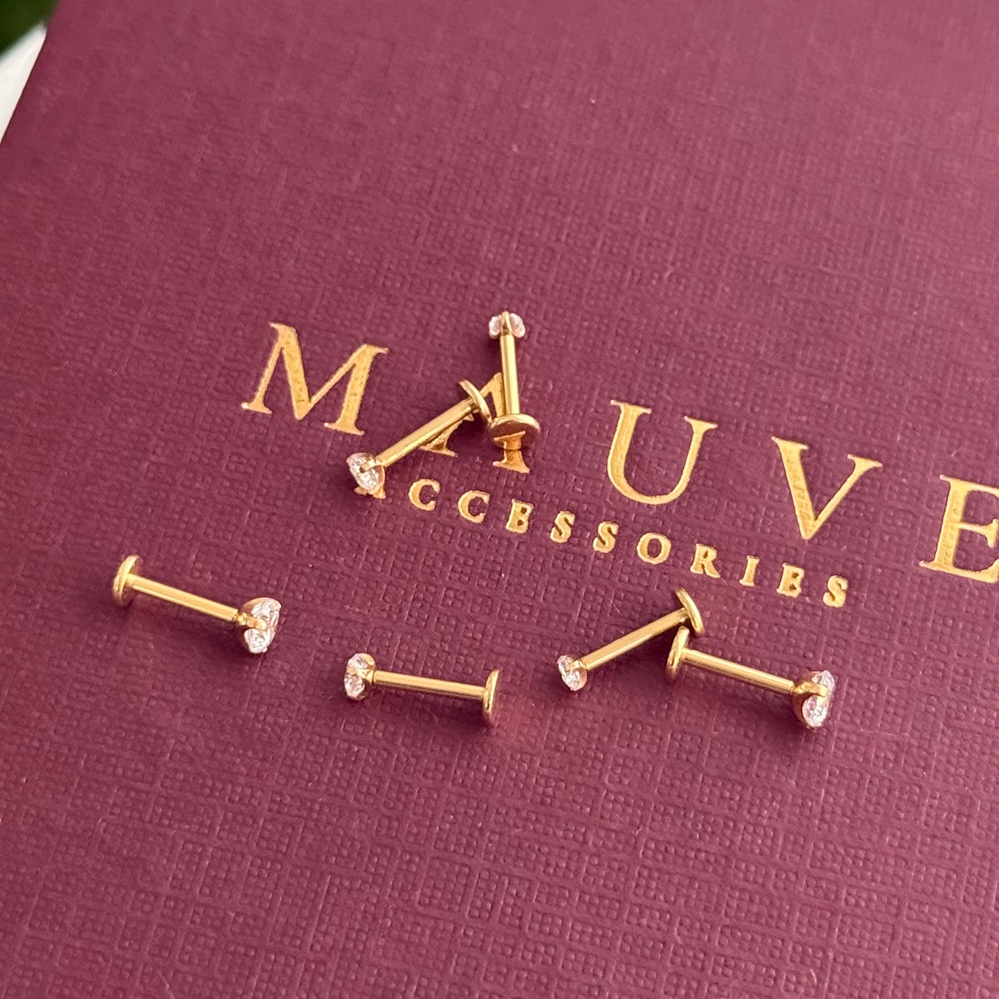 DIAMOND STUDS