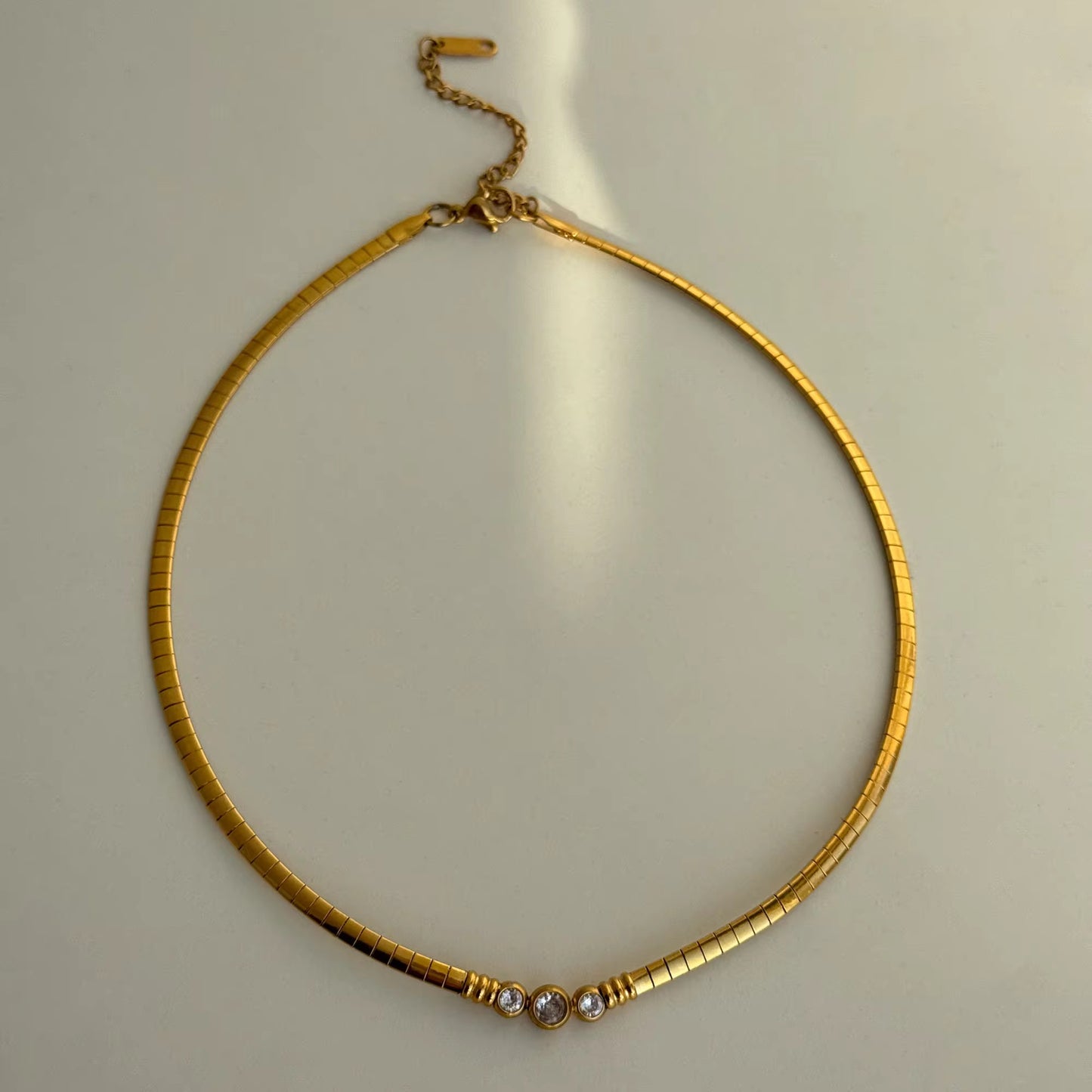 VAYRA NECKLACE
