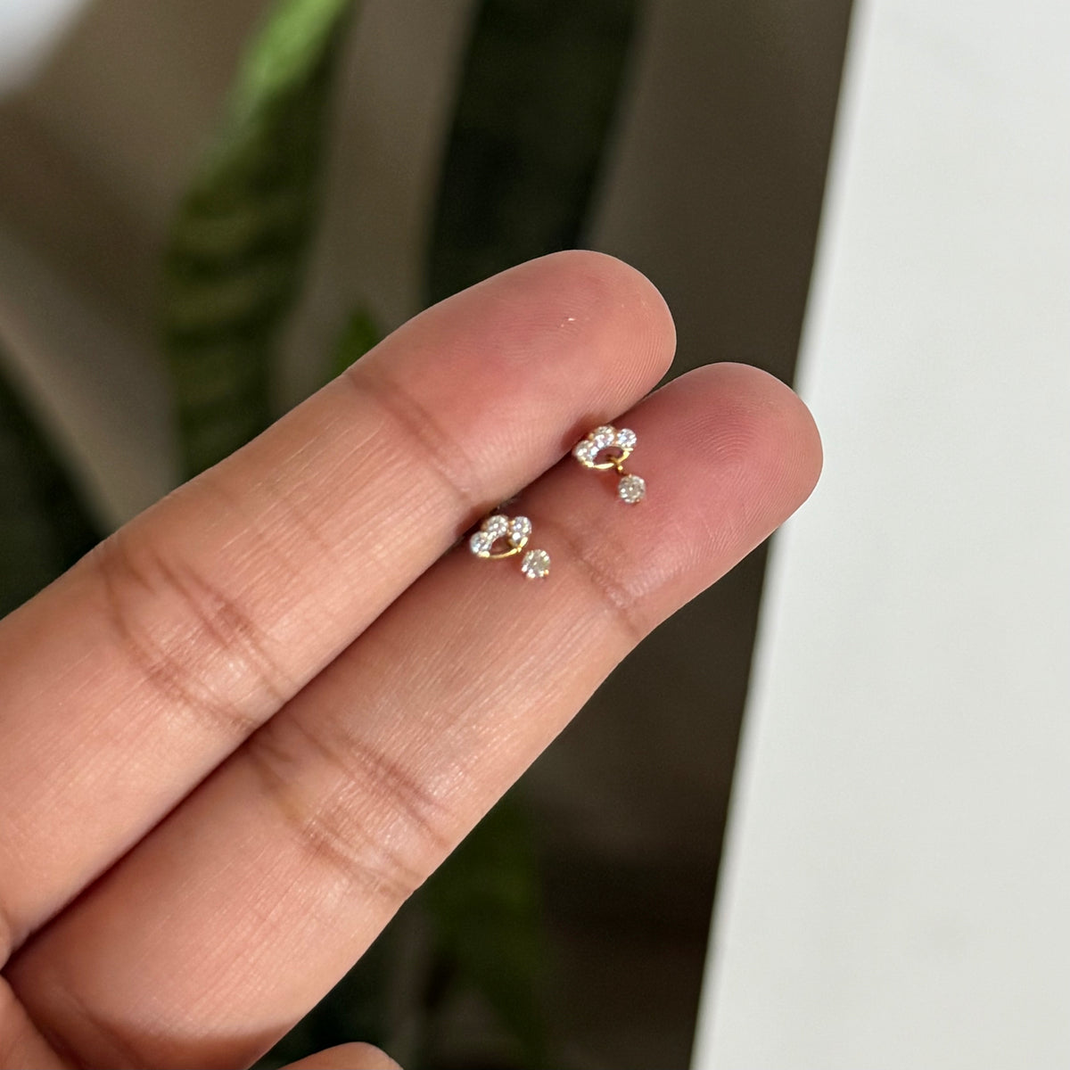 LILIA STUDS