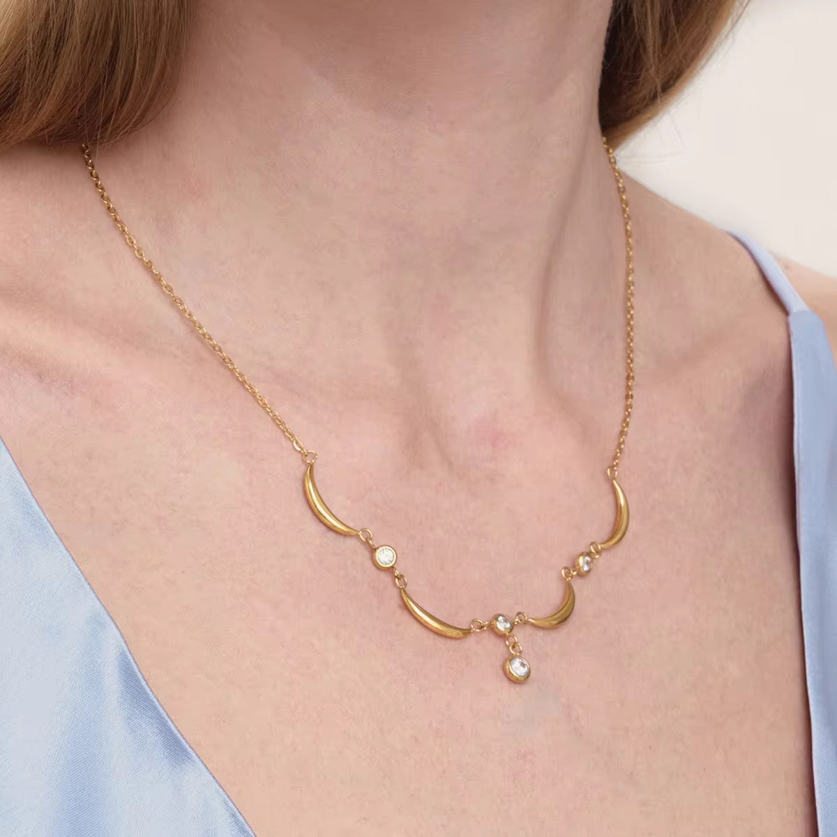 MOONFLARE NECKLACE