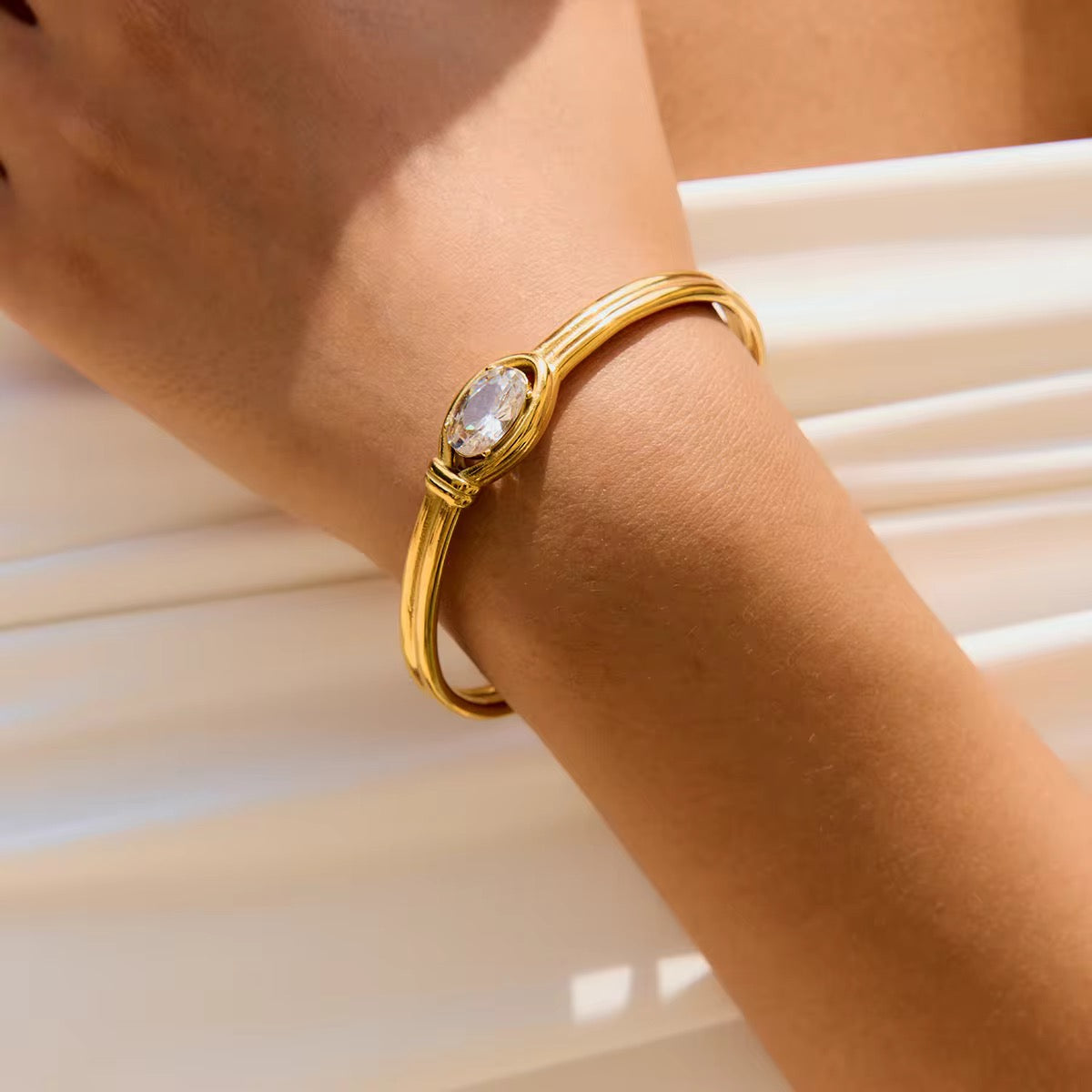 ELURE CUFF BRACELET