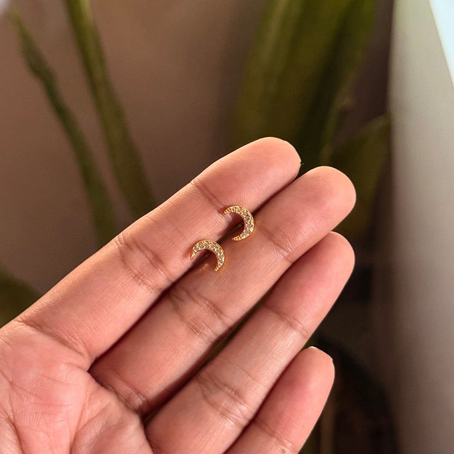 MOON FLATBACK STUDS ( PAIR)