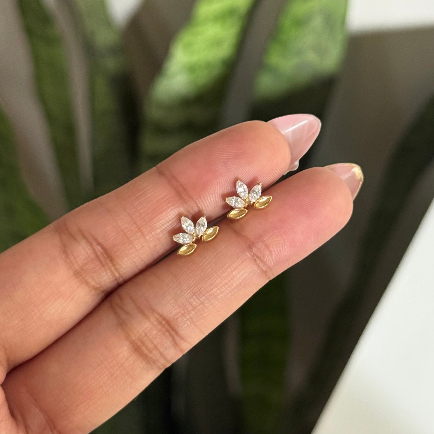 LOTUS STUDS