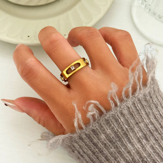 ASTRID RING