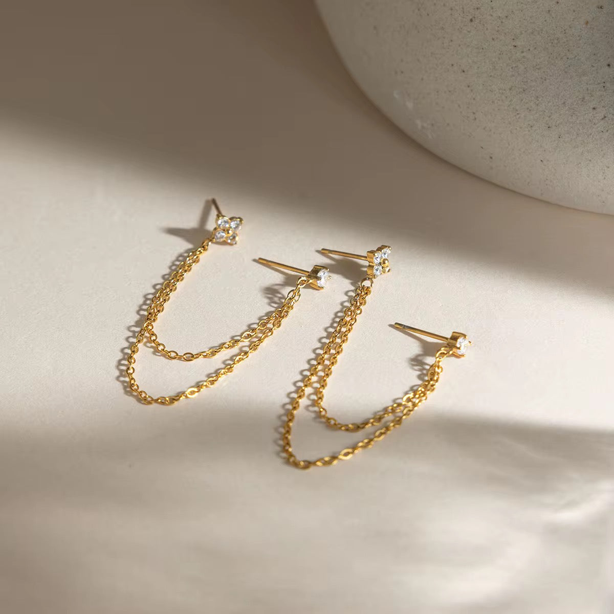NOVELIA EARRINGS