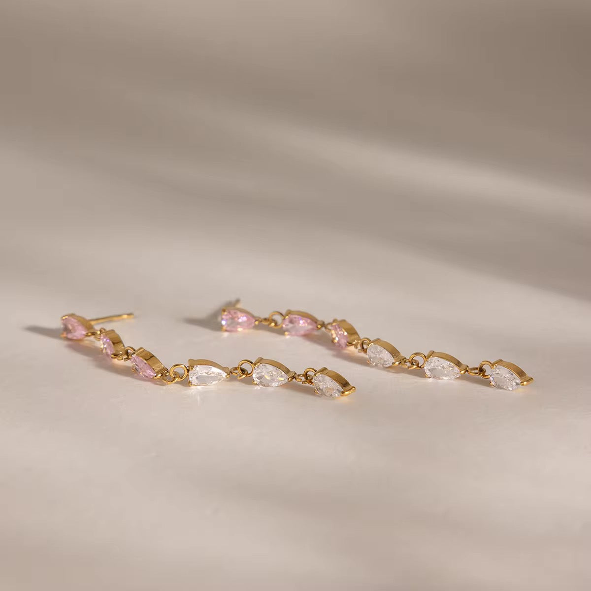 VICTORIA EARRINGS