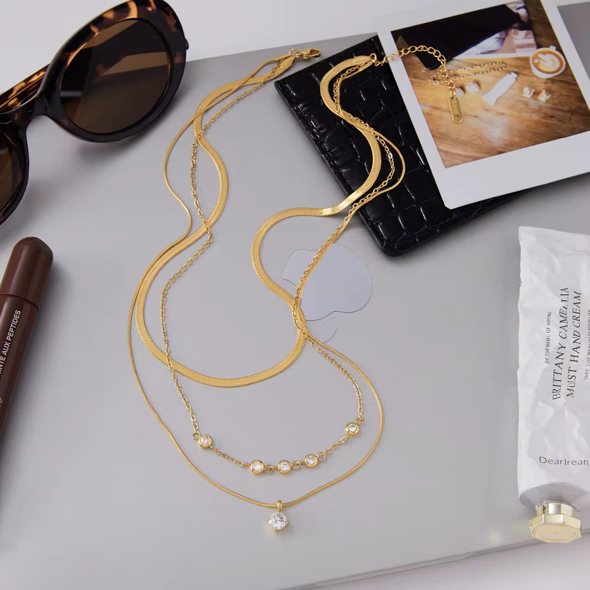 CARYA NECKLACE