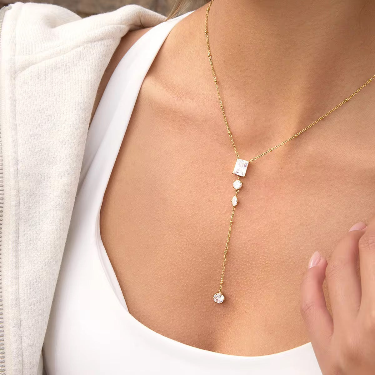 VERTA NECKLACE