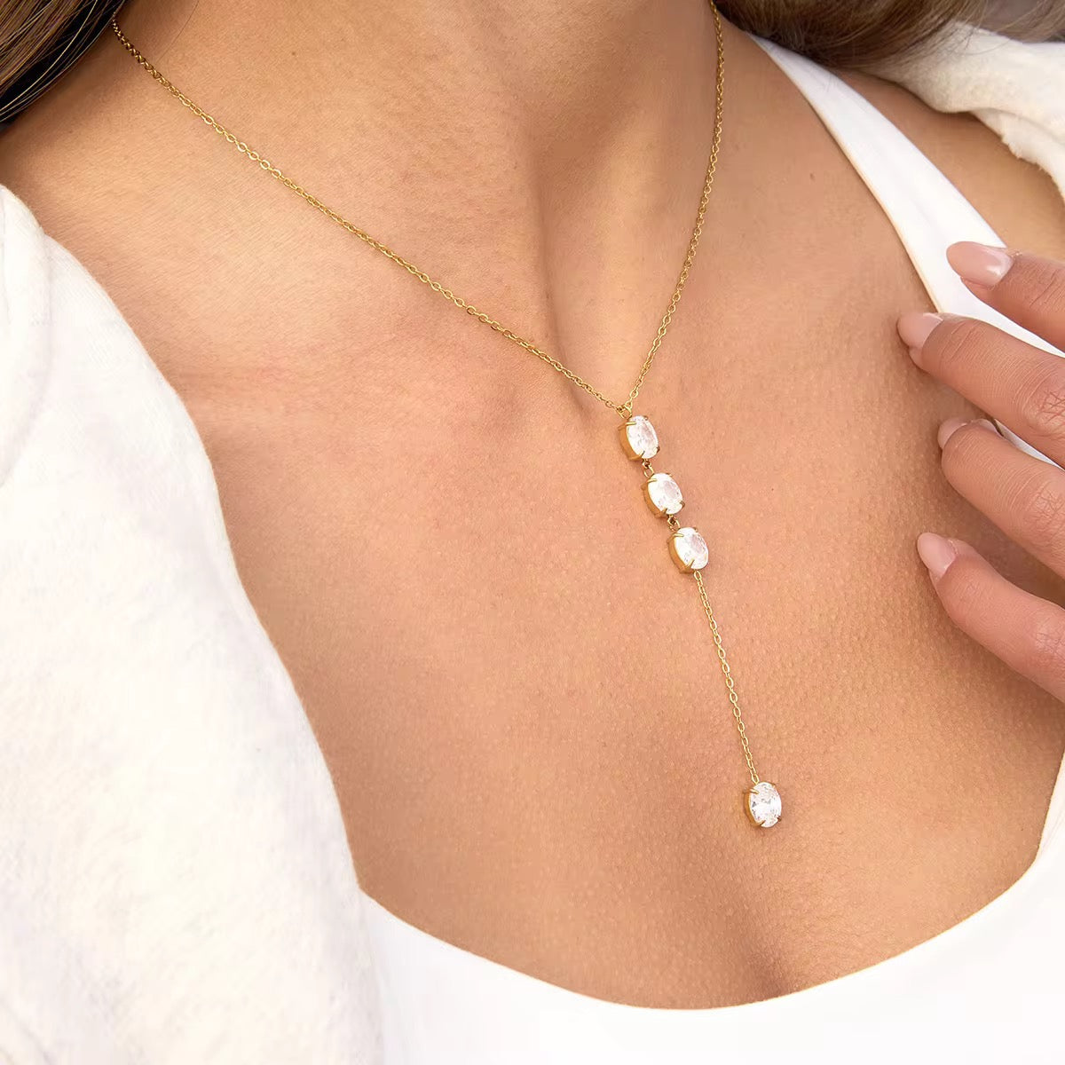 NATALIA NECKLACE